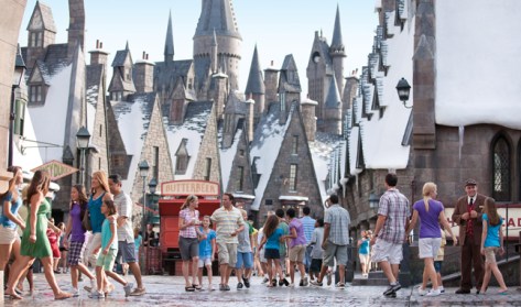 PG_WWoHP_Hogsmeade_Horz1_tcm65-20580