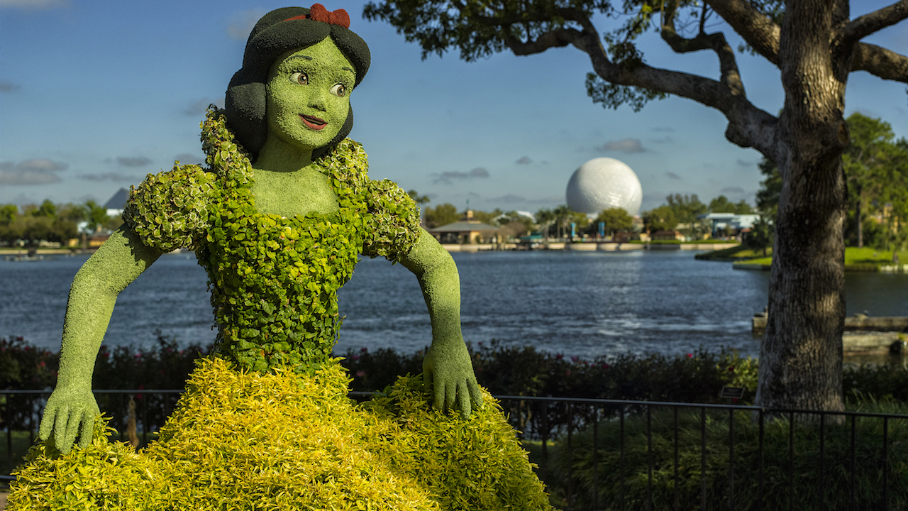 Character Topiaries at Epcot International Flower &amp; Garden Festival: Snow White and the Seven Dwarfs