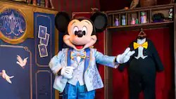 Say Hello: Character Meet and Greets at Hollywood Studios